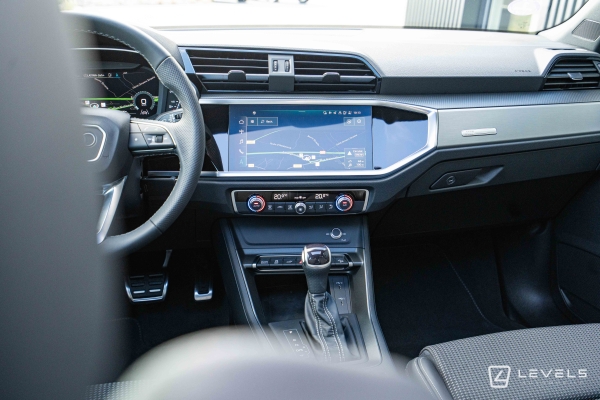 Audi Q3 45 TFSIe 245CH S-Line S TRONIC 6