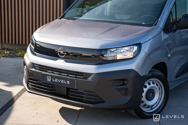 Utilitaire NOUVEAU OPEL COMBO M CARGO 130CH BVA8 - 2 PLACES - 