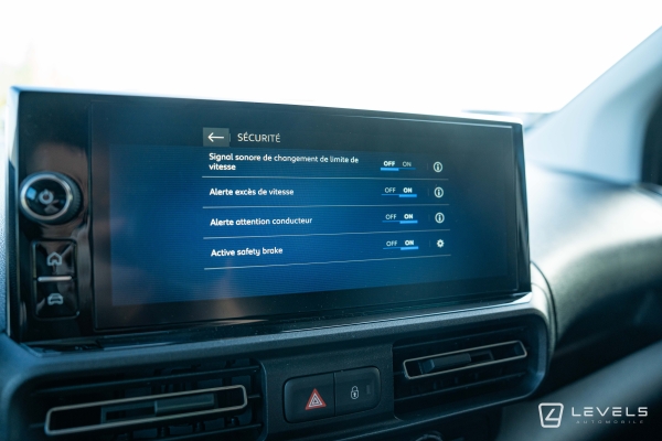 Utilitaire NOUVEAU OPEL COMBO M CARGO 130CH BVA8 - 2 PLACES - 