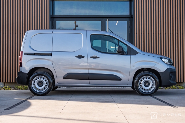 Utilitaire NOUVEAU OPEL COMBO M CARGO 130CH BVA8 - 2 PLACES - 