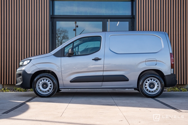 Utilitaire NOUVEAU OPEL COMBO M CARGO 130CH BVA8 - 2 PLACES - 
