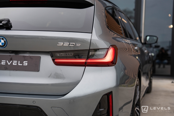 BMW SERIE 320e TOURING 204Ch M Sport