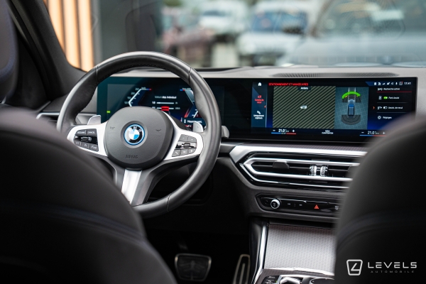 BMW SERIE 320e TOURING 204Ch M Sport