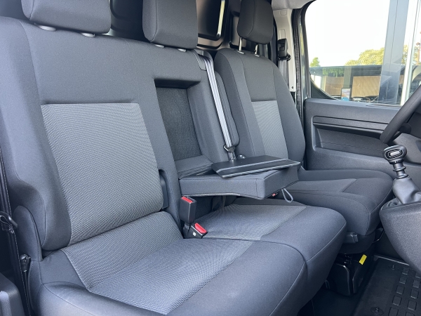 Utilitaire NOUVEAU PEUGEOT EXPERT 2.0 HDI 145 XL