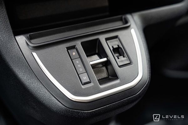 Utilitaire NOUVEAU PEUGEOT EXPERT XL 2.0 HDI 180 BVA CABINE APPROFONDIE 5 P