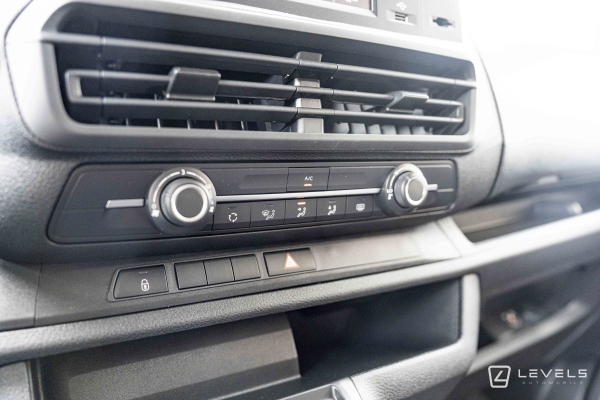 Utilitaire NOUVEAU PEUGEOT EXPERT XL 2.0 HDI 180 BVA CABINE APPROFONDIE 5 P