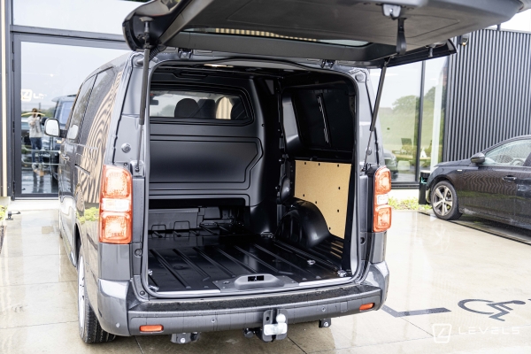 Utilitaire NOUVEAU PEUGEOT EXPERT XL 2.0 HDI 180 BVA CABINE APPROFONDIE 5 P