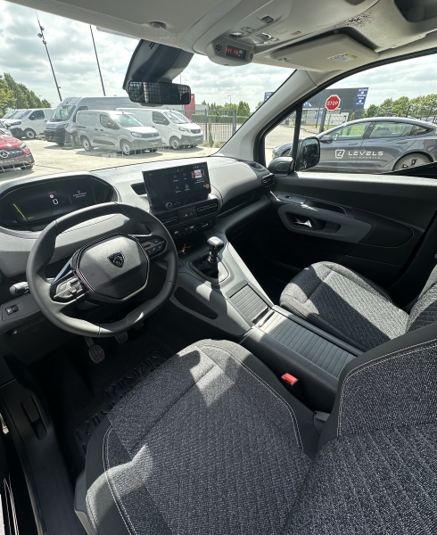 Utilitaire NOUVEAU PEUGEOT RIFTER 1.5 BLUEHDI 130CH ALLURE - 5 PLACES - 