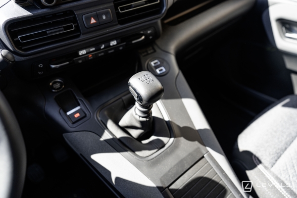 Utilitaire NOUVEAU PEUGEOT RIFTER 1.5 BLUEHDI 130CH ALLURE - 5 PLACES - 