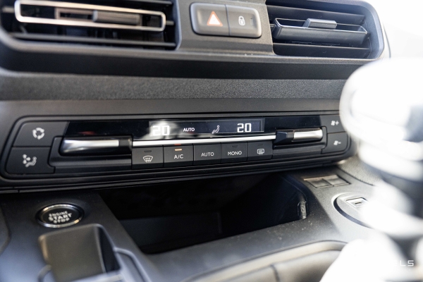 Utilitaire NOUVEAU PEUGEOT RIFTER 1.5 BLUEHDI 130CH ALLURE - 5 PLACES - 