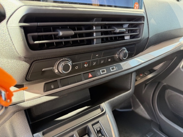 Utilitaire NOUVEAU CITROEN JUMPY XL 2.0 HDI 180CH BVA CABINE APPROFONDIE 6 PLACES