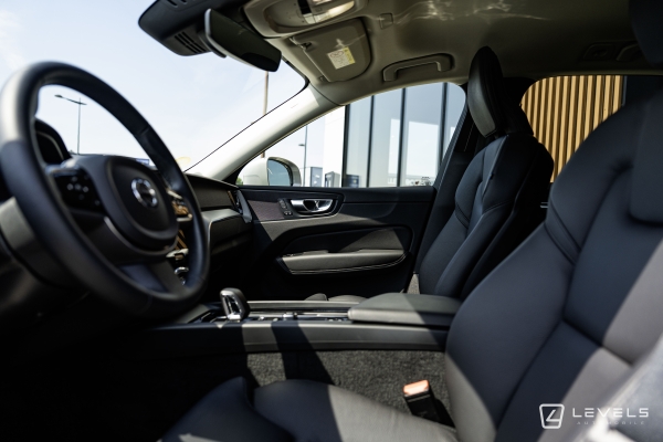  Volvo XC60 B4 197ch Plus Style Chrome GEARTRONIC 8