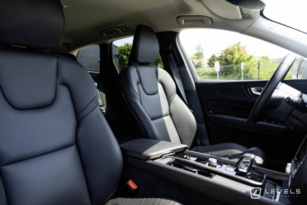  Volvo XC60 B4 197ch Plus Style Chrome GEARTRONIC 8