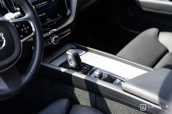  Volvo XC60 B4 197ch Plus Style Chrome GEARTRONIC 8