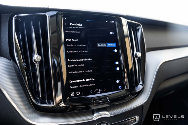  Volvo XC60 B4 197ch Plus Style Chrome GEARTRONIC 8