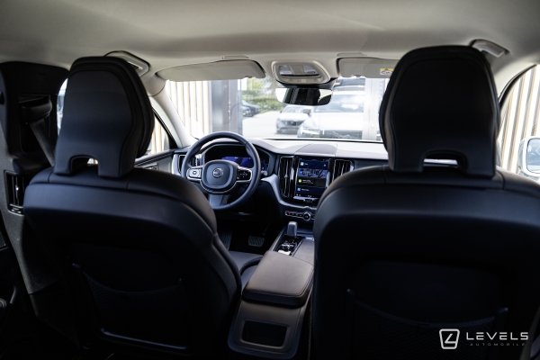  Volvo XC60 B4 197ch Plus Style Chrome GEARTRONIC 8