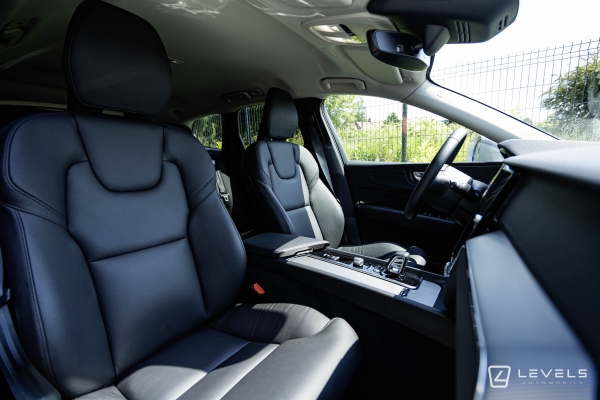  Volvo XC60 B4 197ch Plus Style Chrome GEARTRONIC 8