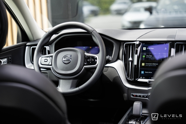  Volvo XC60 B4 197ch Plus Style Chrome GEARTRONIC 8
