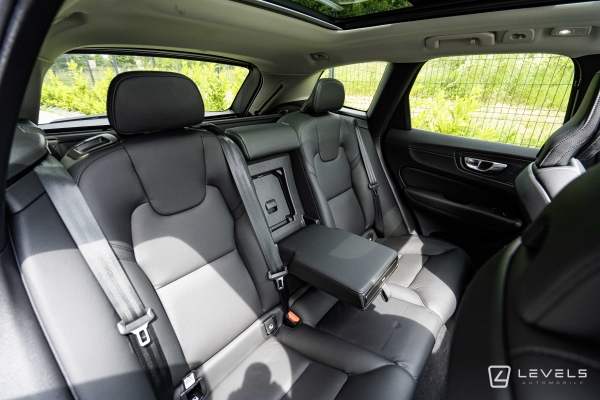  Volvo XC60 B4 197ch Plus Style Chrome GEARTRONIC 8
