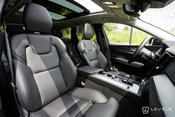  Volvo XC60 B4 197ch Plus Style Chrome GEARTRONIC 8
