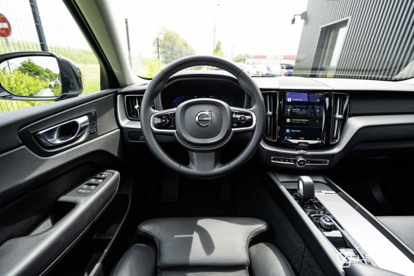  Volvo XC60 B4 197ch Plus Style Chrome GEARTRONIC 8