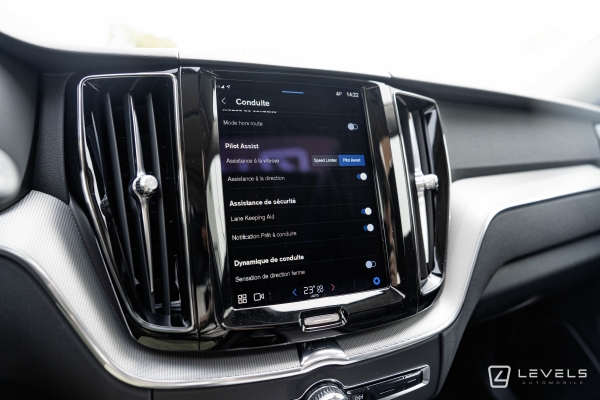  Volvo XC60 B4 197ch Plus Style Chrome GEARTRONIC 8