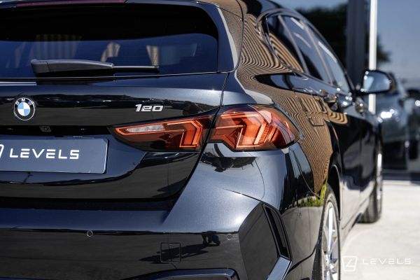 BMW SERIE 1 (F70) 120i 170ch DKG7