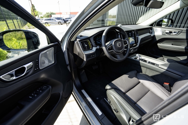  Volvo XC60 T6 253 + 145 Ch Ultra Style Dark BVA8 AWD - En Arrivage