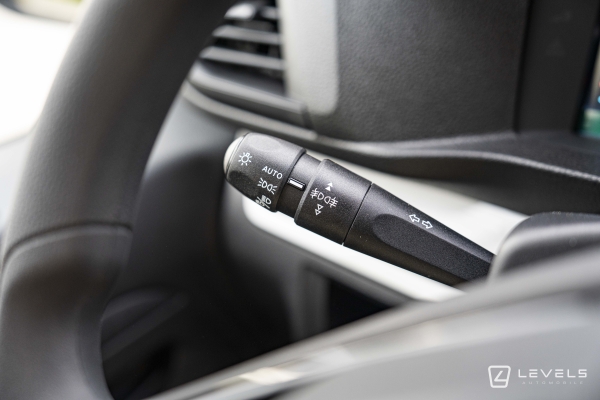 Utilitaire Citröen Jumpy M 2.0 BlueHDI 180 EAT8 Pack Connectivité - LED - Protection bois - 29990€ HT