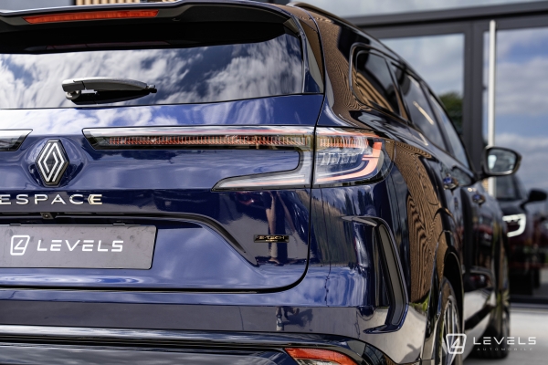 Renault Espace VI 1.2 E-Tech Hybrid 200 ch Iconic 7 Places