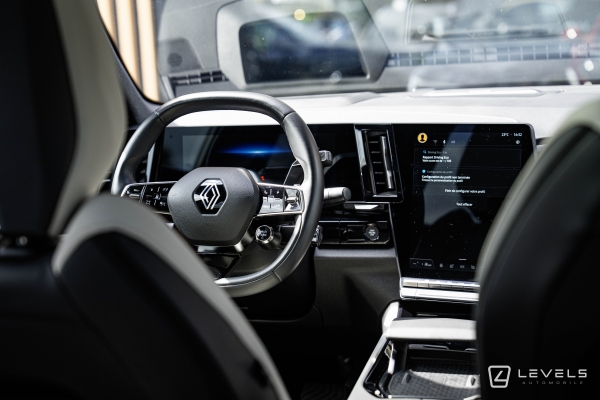 Renault Espace VI 1.2 E-Tech Hybrid 200 ch Iconic 7 Places