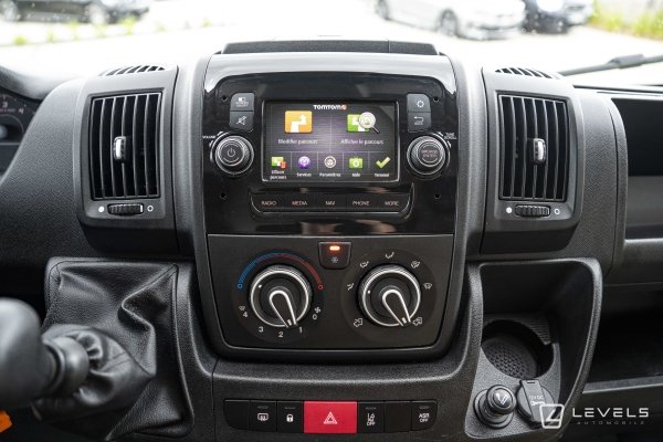 Utilitaire Peugeot Boxer FT 333 L2H2 BlueHDI 140 ch Asphalt - 20825€ HT