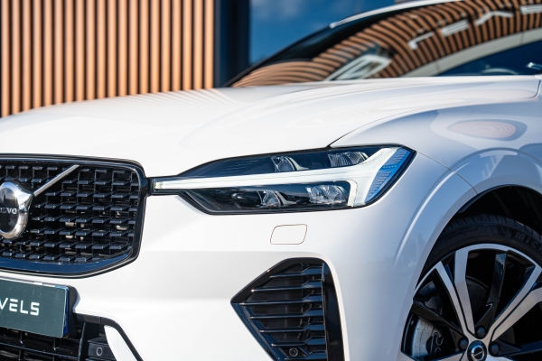  Volvo XC60 T6 253 + 145 ch Recharge Ultimate Style Dark