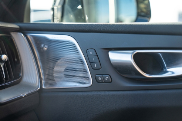  Volvo XC60 T6 253 + 145 ch Recharge Ultimate Style Dark