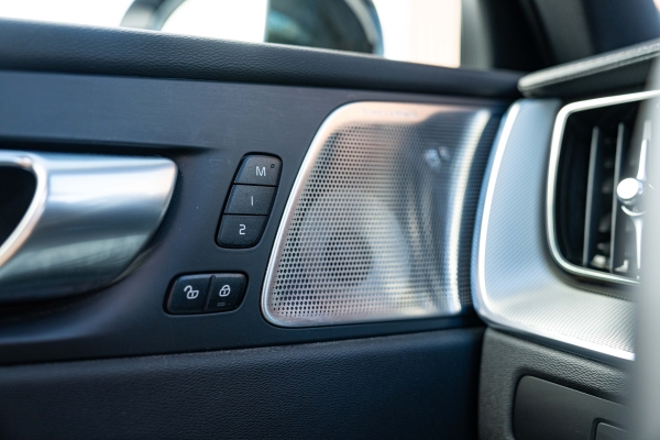  Volvo XC60 T6 253 + 145 ch Recharge Ultimate Style Dark