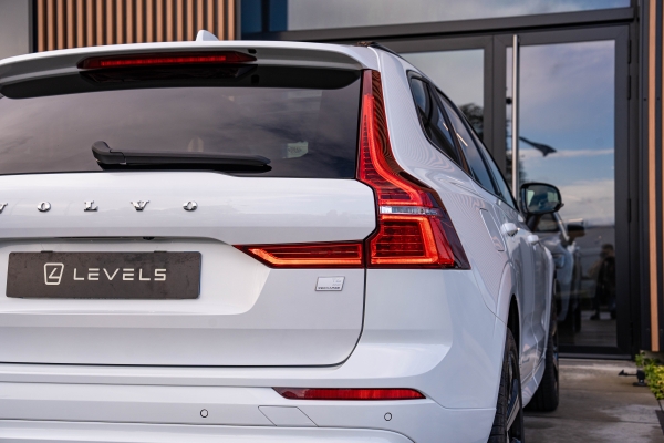  Volvo XC60 T6 253 + 145 ch Recharge Ultimate Style Dark