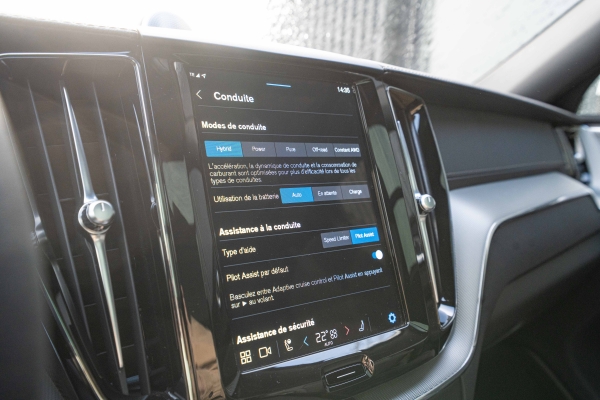  Volvo XC60 T6 253 + 145 ch Recharge Ultimate Style Dark