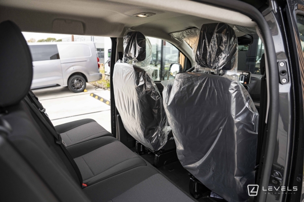 Utilitaire Citroen Jumpy XL 2.0 HDI 180 BVA Cabine approfondie 5 Places - 34992€ HT