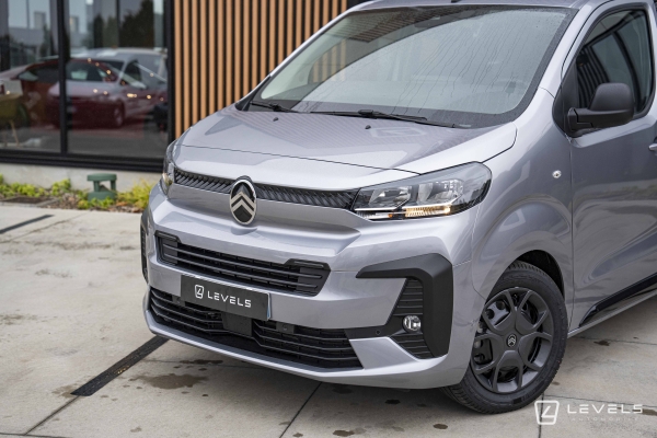 Utilitaire Citroen Jumpy XL 2.0 HDI 180 BVA Cabine approfondie 5 Places - 34992€ HT