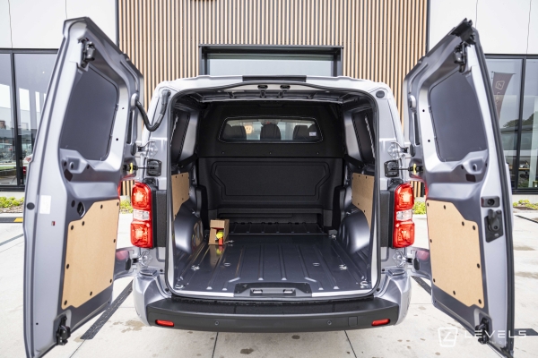 Utilitaire Citroen Jumpy XL 2.0 HDI 180 BVA Cabine approfondie 5 Places - 34992€ HT