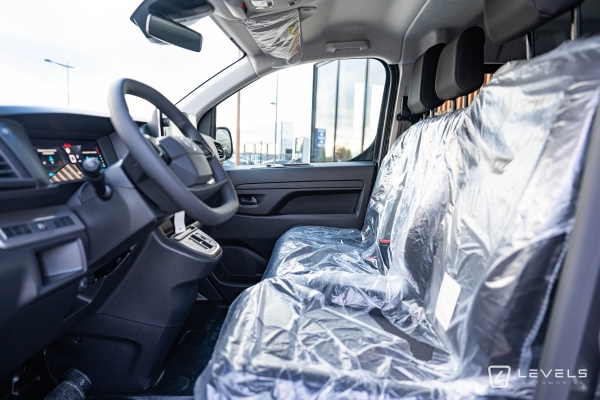 Utilitaire Citroën Jumpy Double Cabine 6 Places M BlueHDI 180 Ch EAT8 - 33325 €HT