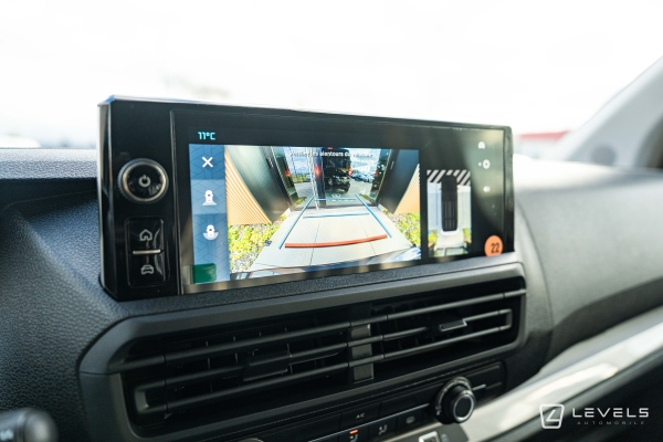 Utilitaire Citroën Jumpy Double Cabine 6 Places M BlueHDI 180 Ch EAT8 - 33325 €HT