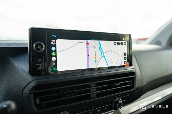 Utilitaire Citroën Jumpy Double Cabine 6 Places M BlueHDI 180 Ch EAT8 - 33325 €HT