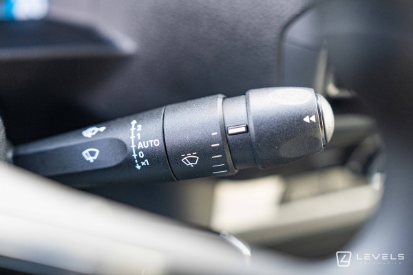 Utilitaire Citroën Jumpy Double Cabine 6 Places M BlueHDI 180 Ch EAT8 - 33325 €HT