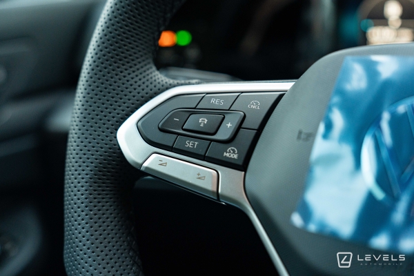  Volkswagen GOLF 8 1.5L eTSI 150 CH R-LINE Limited DSG7