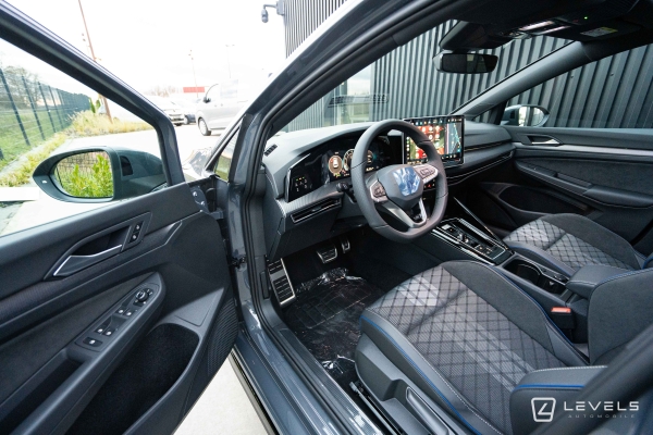  Volkswagen GOLF 8 1.5L eTSI 150 CH R-LINE Limited DSG7