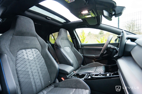  Volkswagen GOLF 8 1.5L eTSI 150 CH R-LINE Limited DSG7