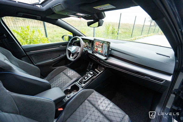  Volkswagen GOLF 8 1.5L eTSI 150 CH R-LINE Limited DSG7