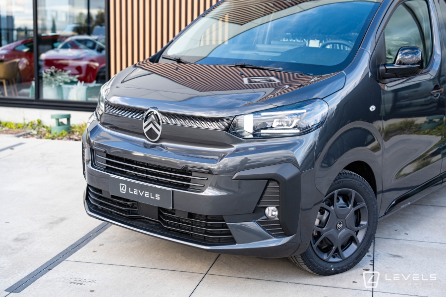 Utilitaire Citroën Jumpy Double Cabine 6 Places M BlueHDI 180 Ch EAT8 - 33325 €HT