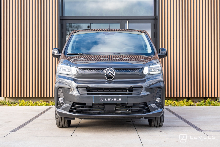 Utilitaire Citroën Jumpy Double Cabine 6 Places M BlueHDI 180 Ch EAT8 - 33325 €HT